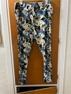 LuLaRoe Blue Cream and Black Snow White Patterned Leggings